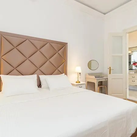 Apartament Augier - Centre - 100sqm - Free Parking Nearby