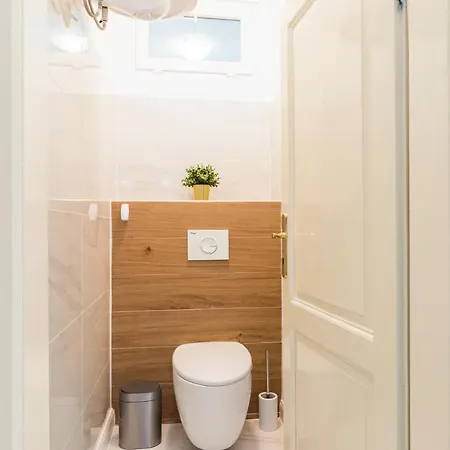 Apartament Augier - Centre - 100sqm - Free Parking Nearby