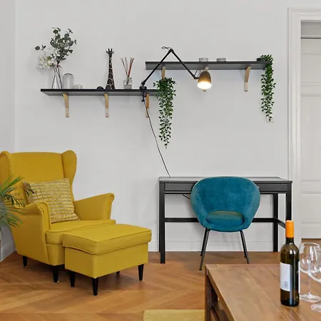 Augier - Centre - 100sqm - Free Parking Nearby Appartement