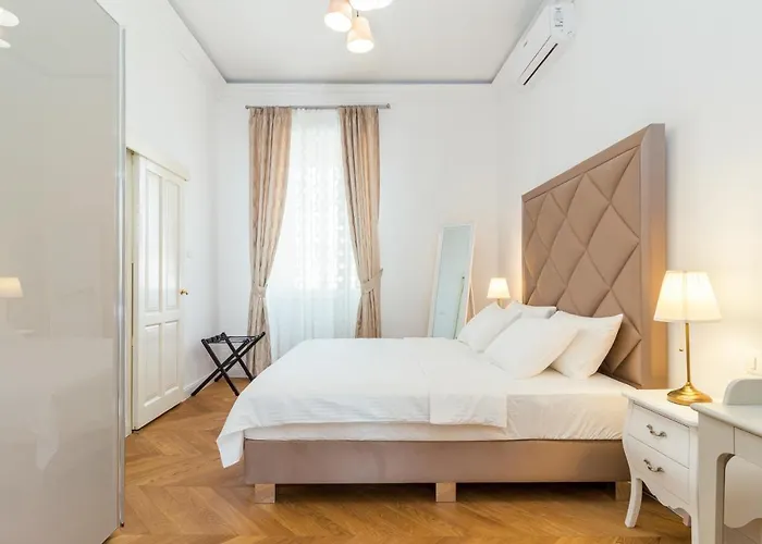 Daire Augier - Centre - 100sqm - Free Parking Nearby