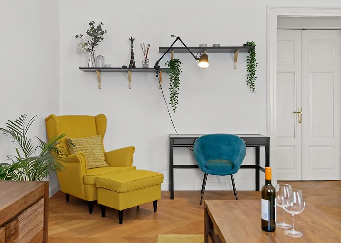 Augier - Centre - 100sqm - Free Parking Nearby Apartament