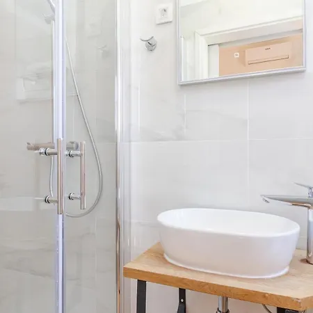 Daire Augier - Centre - 100sqm - Free Parking Nearby *