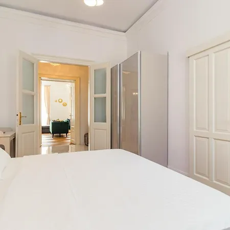 Augier - Centre - 100sqm - Free Parking Nearby * Пула