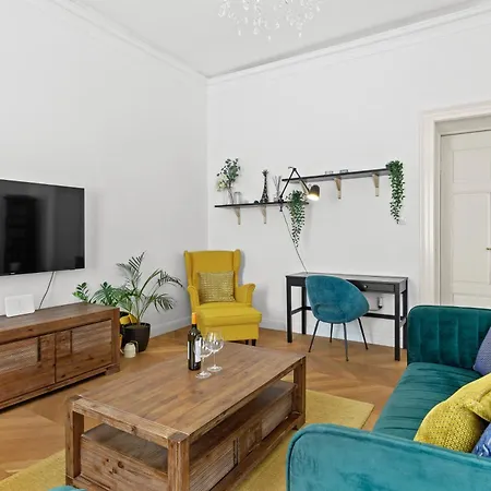 Augier - Centre - 100sqm - Free Parking Nearby Daire Pula