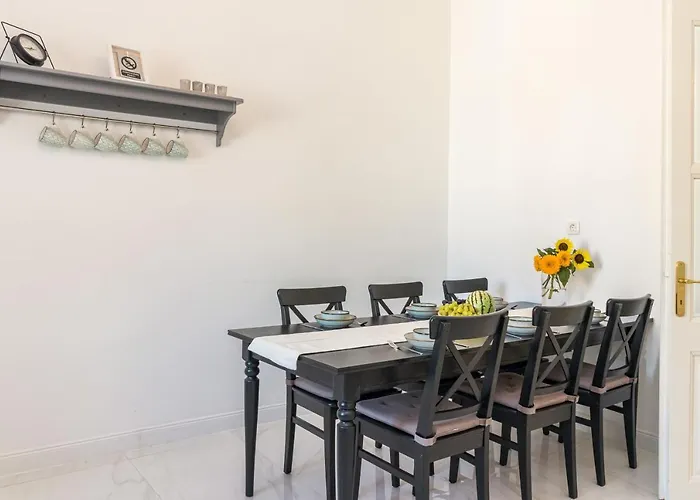 Apartment Augier - Centre - 100sqm - Free Parking Nearby